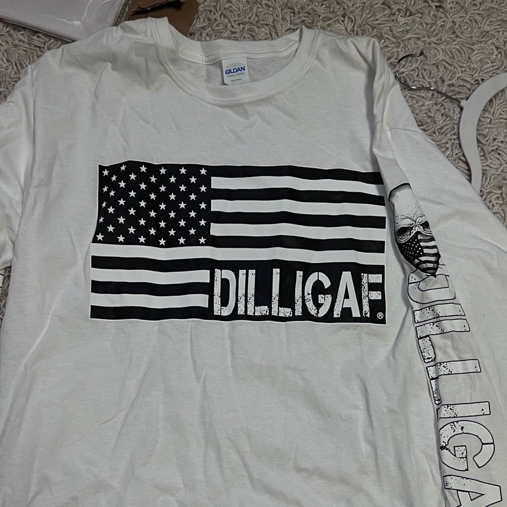 New mens size L patriotic shirt Dilligaf long sleeve Fear no Evil